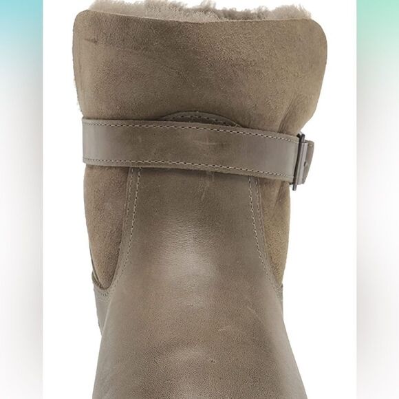 UGG Women's Romely Buckle boots in rusty olive - Picture 3 of 11